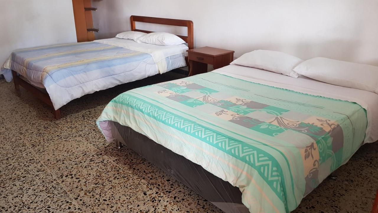 ホテル Balneario Chorillano ビリャビセンシオ エクステリア 写真