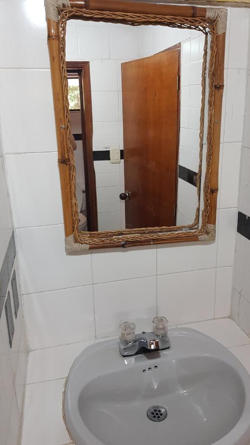ホテル Balneario Chorillano ビリャビセンシオ エクステリア 写真