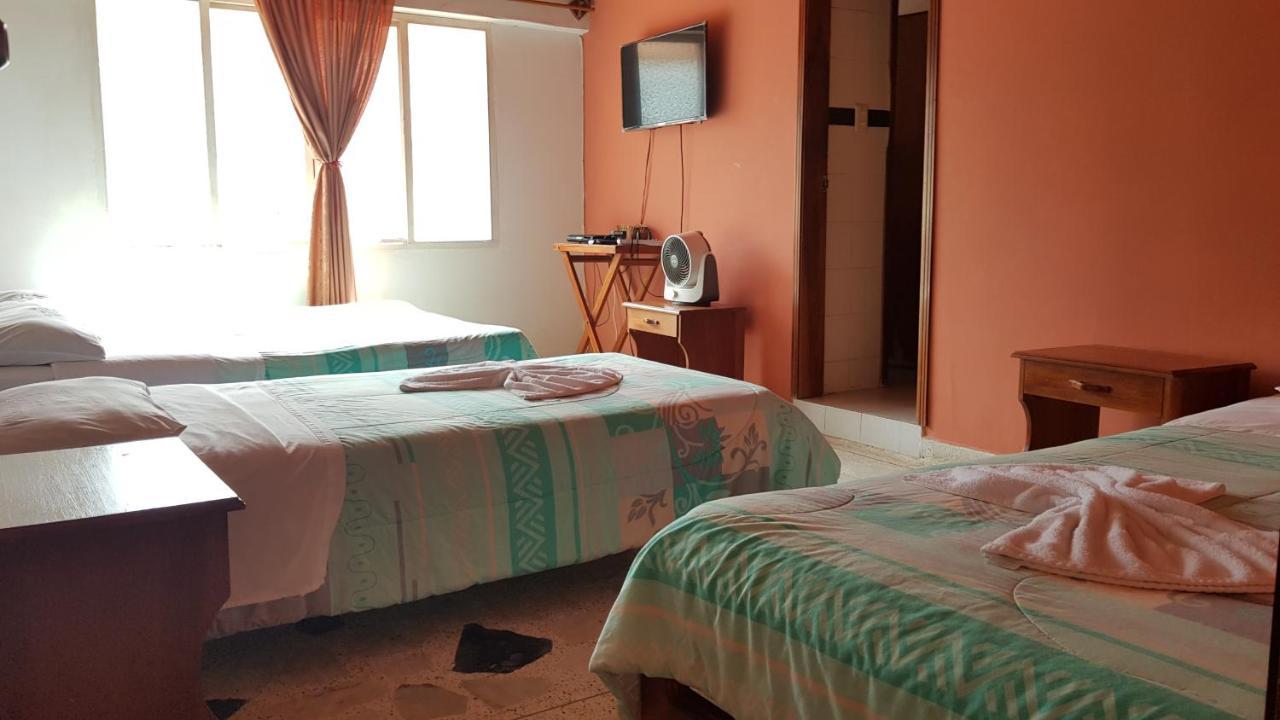 ホテル Balneario Chorillano ビリャビセンシオ エクステリア 写真