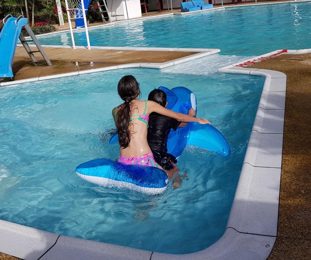 ホテル Balneario Chorillano ビリャビセンシオ エクステリア 写真