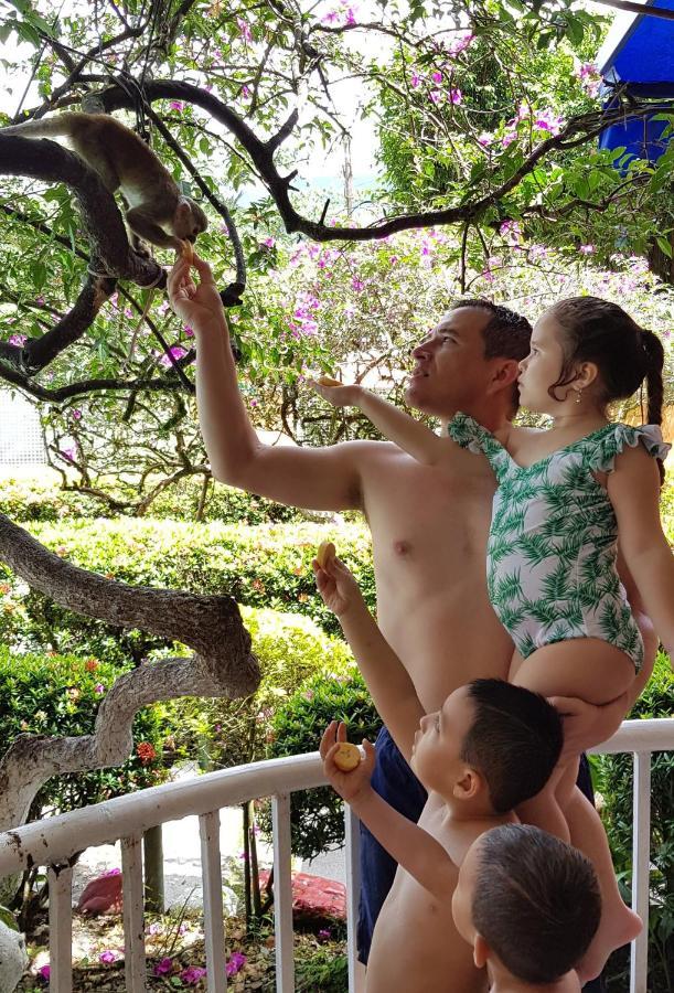 ホテル Balneario Chorillano ビリャビセンシオ エクステリア 写真