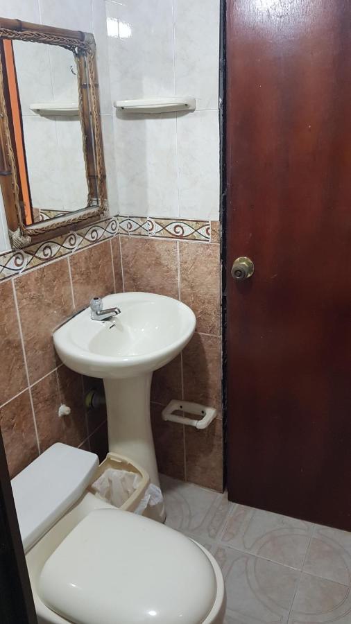 ホテル Balneario Chorillano ビリャビセンシオ エクステリア 写真