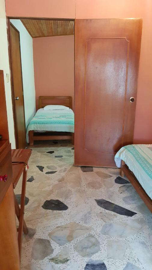 ホテル Balneario Chorillano ビリャビセンシオ エクステリア 写真
