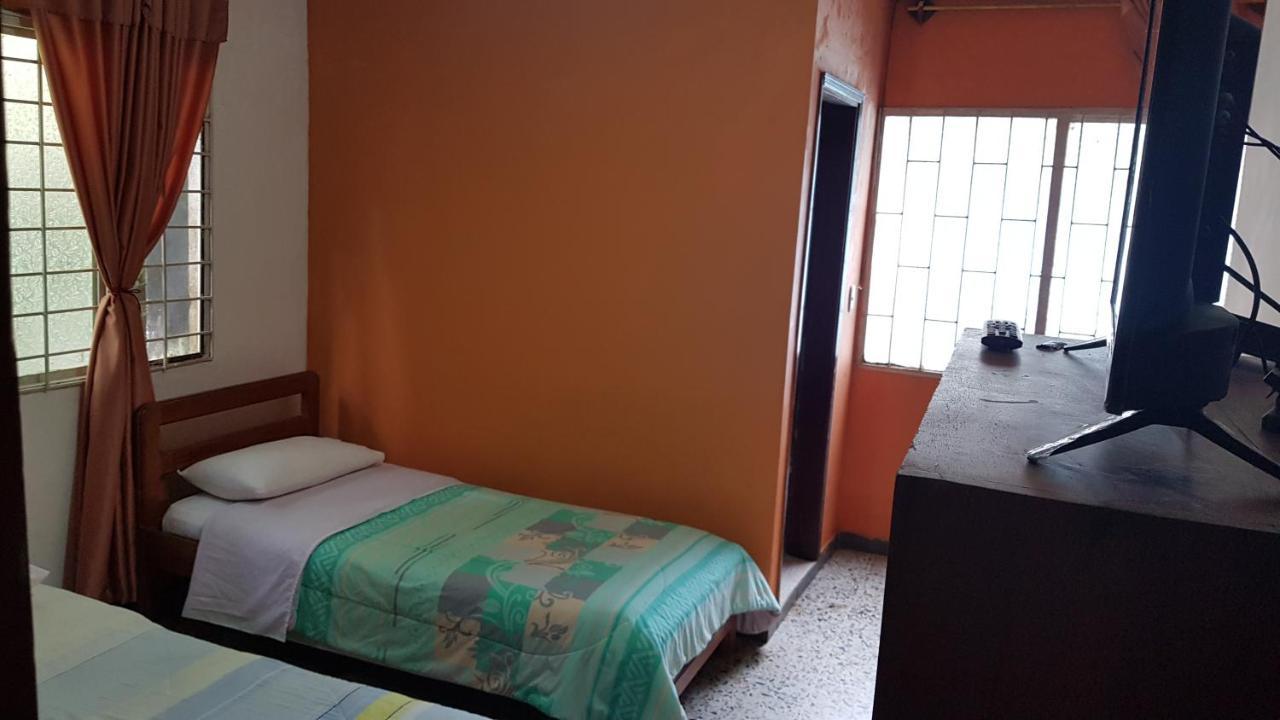ホテル Balneario Chorillano ビリャビセンシオ エクステリア 写真