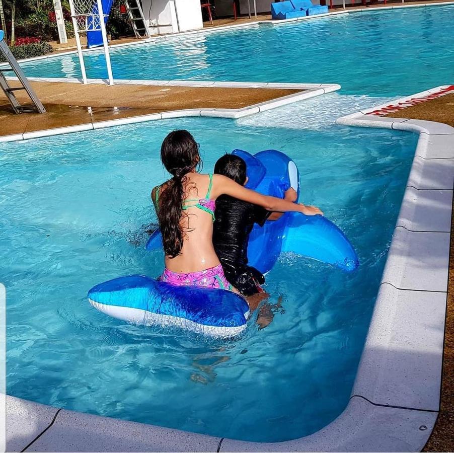 ホテル Balneario Chorillano ビリャビセンシオ エクステリア 写真