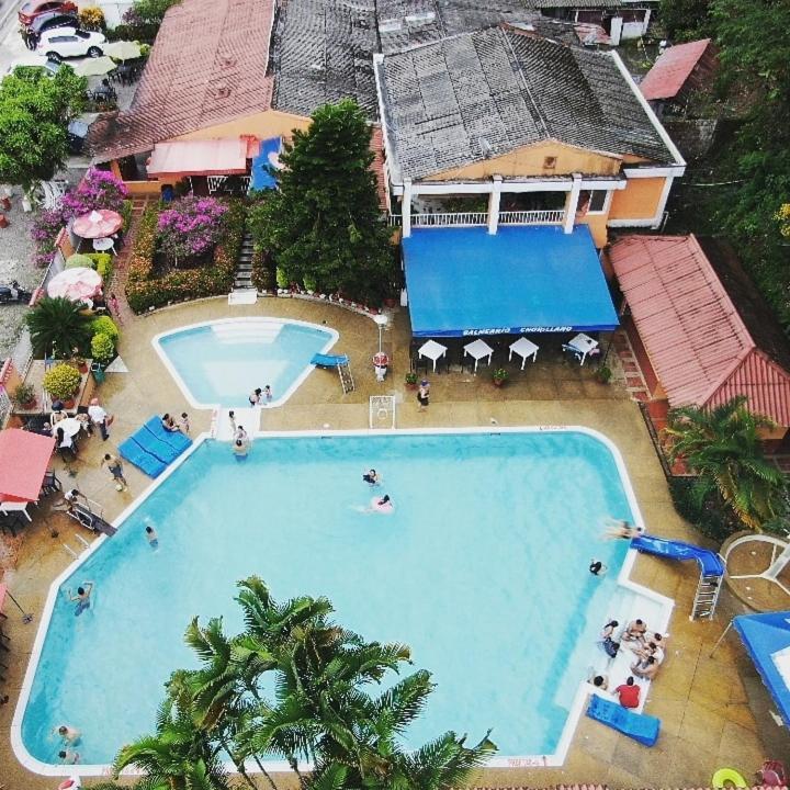 ホテル Balneario Chorillano ビリャビセンシオ エクステリア 写真